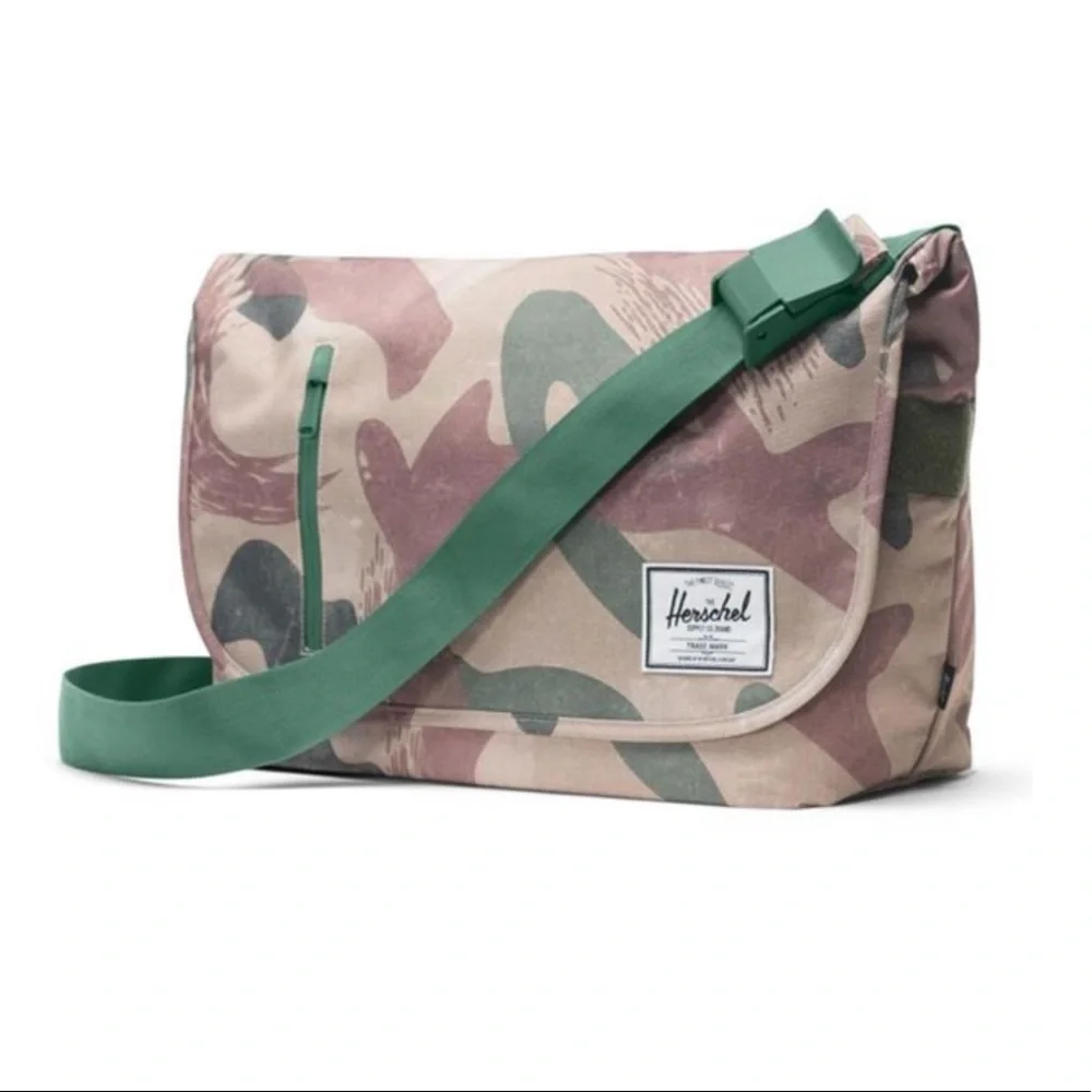 HERSCHEL‎ Odell Messenger Bag in Brushstroke Camo